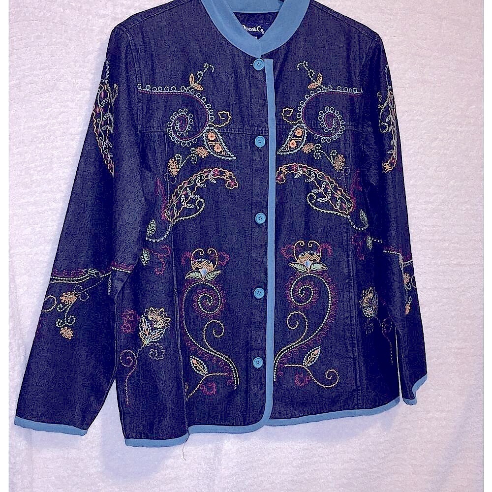 Denim & Co Women's embroidered Jacket Blue size Med.
